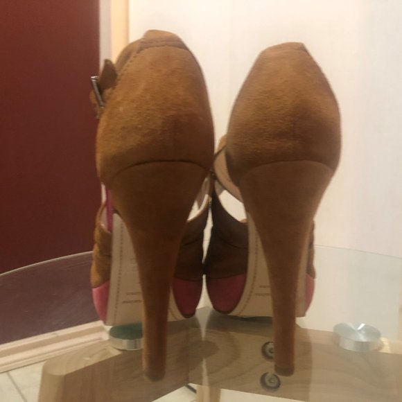 New Suede Leather heels - Picture 8 of 11